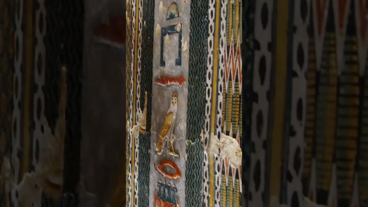 Zanechal egyptský umelec podpis v pyramíde